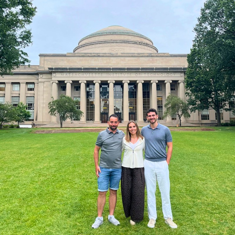 MIT's competitive IDEA² program welcomes a PlasmaMED Lab team representatives